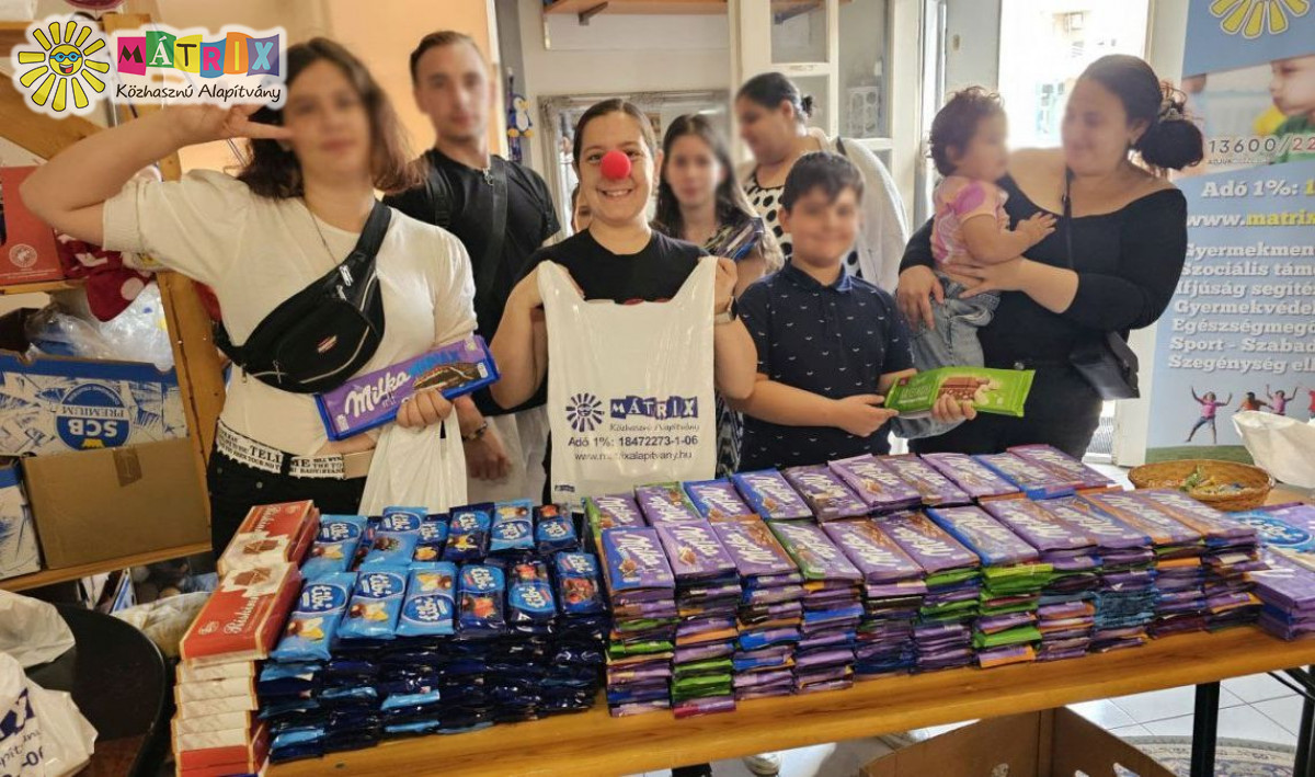 Élelmiszerosztás, 500 család kapott adományt a bohócdoktoroktól