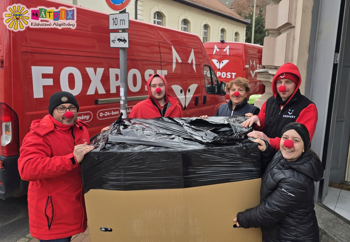 Bohócdoktorokat támogatott a FoxPost