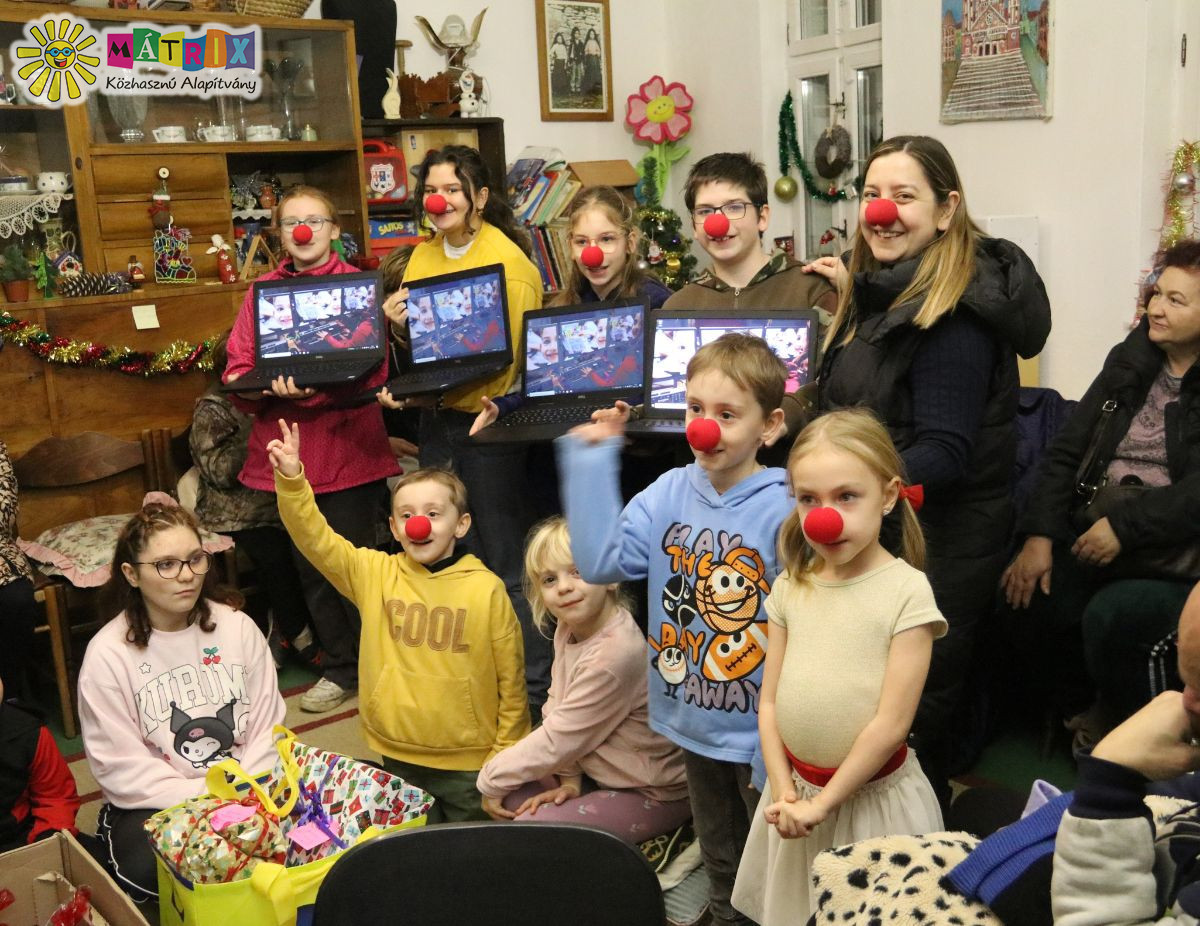 A Bohócdoktorok idén ötezer nehéz sorsú gyermek karácsonyát vidámították