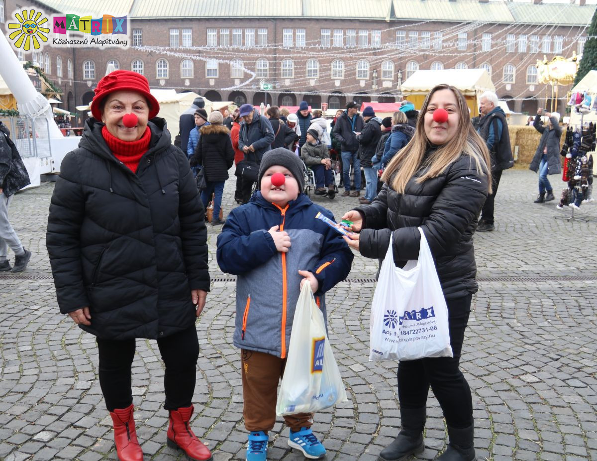 Bohócdoktorok óriáskerékre vitték a gyermekeket