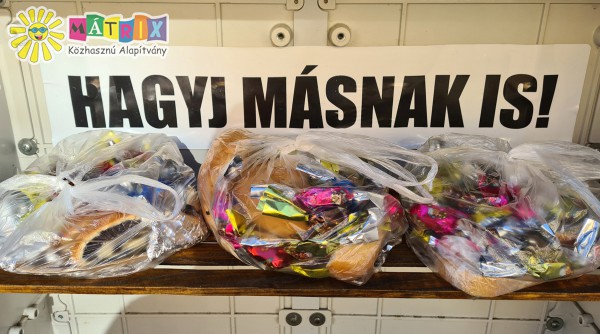 Bohócdoktorok tömik meg a szeretetládákat