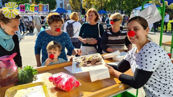 Szeretetcsoki a bohócdoktorokkal