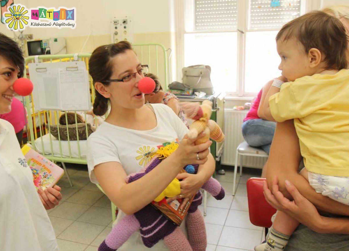 Bohócdoktorok adó egy százalék támogatása, gyermekek megmentése a cél