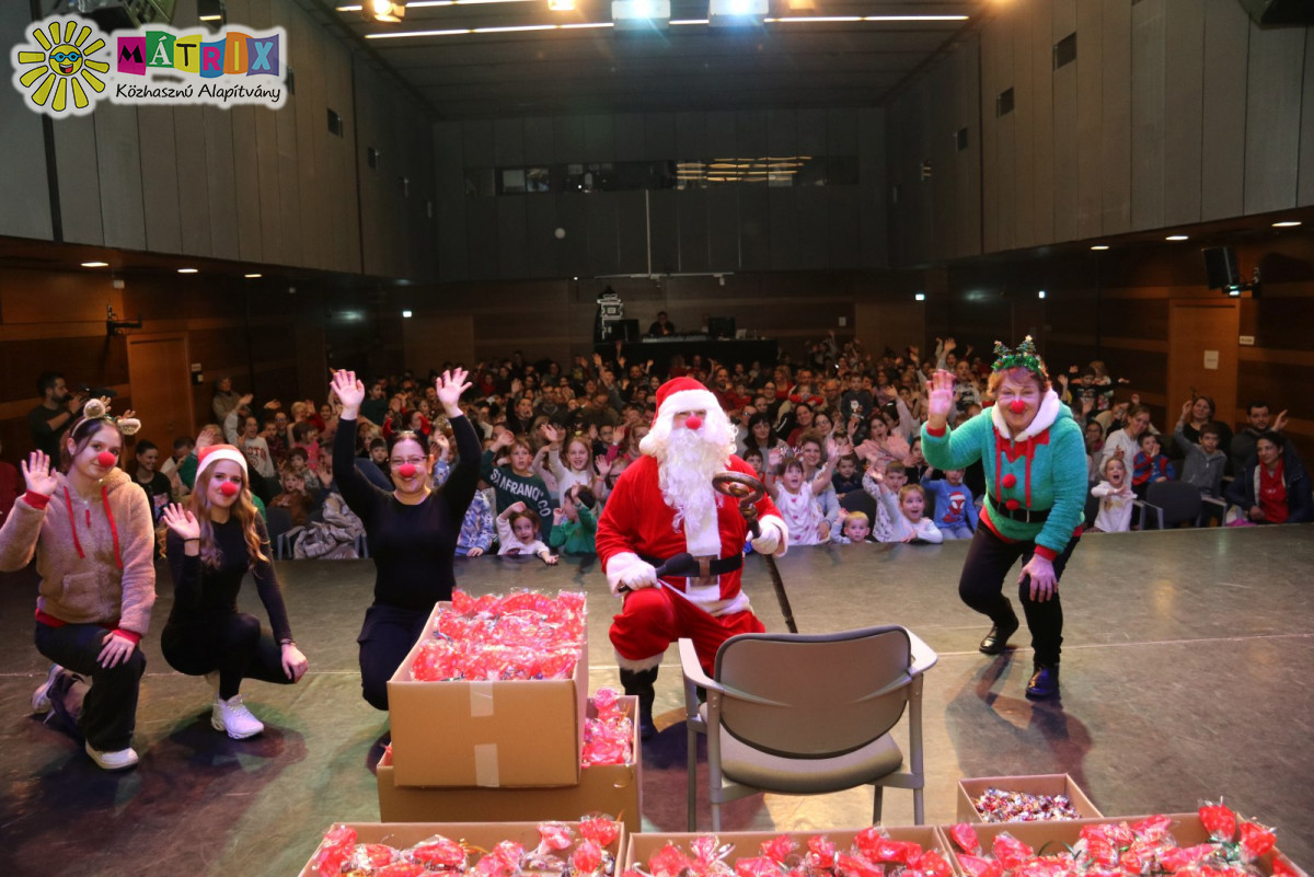 Bohócdoktorok és a Mikulás Csapat a Gyerekekkel